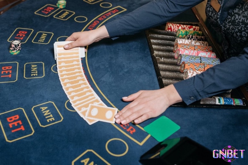 Quy tắc chơi Baccarat rất đơn giản mỗi người tham gia sẽ có khoảng 25 giây để lựa chọn cửa cược phù hợp 