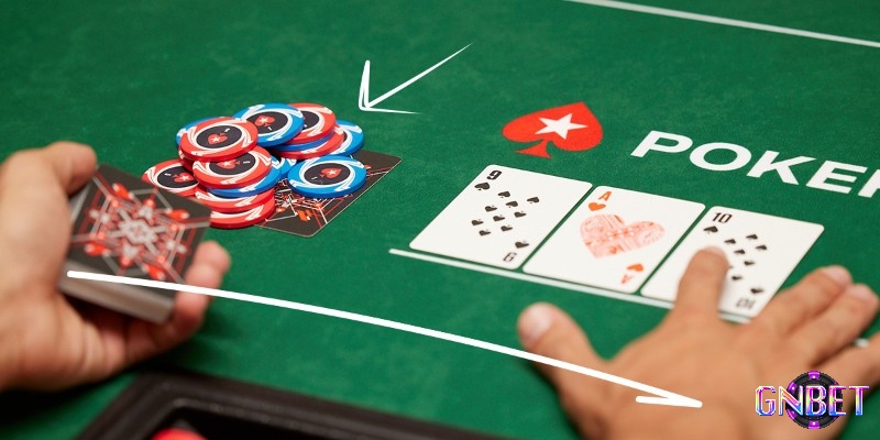 Khi SPR ở mức thấp, bạn đã commit một phần đáng kể stack vào pot, do đó việc fold sau flop trở nên rất costly