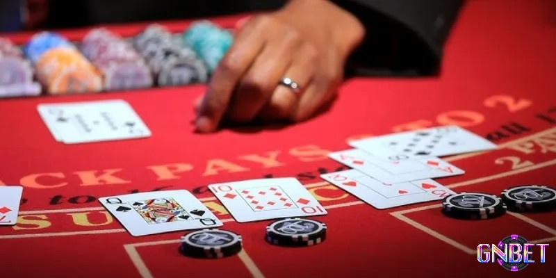 Bảng chiến thuật là kim chỉ nam giúp người chơi American blackjack đưa ra quyết định tối ưu
