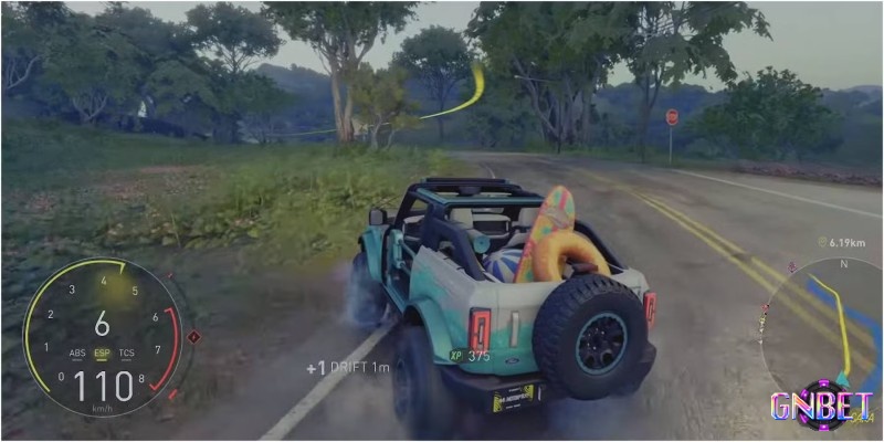 Hiệu ứng thời tiết và bề mặt đường giúp tăng cảm giác tốc độ và tính điện ảnh