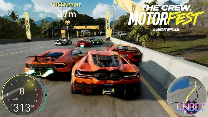 Đa phương tiện mở rộng không gian trải nghiệm, giúp nhịp đua biến hóa hơn